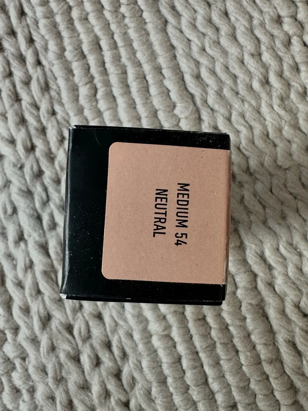 Kat Von D Lock-It Foundation - 54 medium neutral